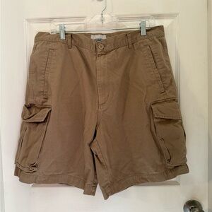 Breakwater Men's Tan Cargo Shorts 100% cotton size 38 snap closures